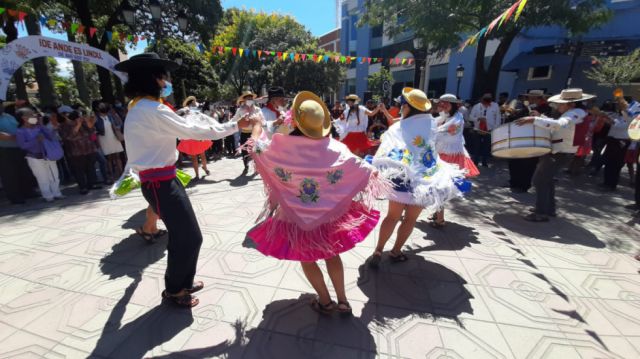 Baile típico de Tarija
