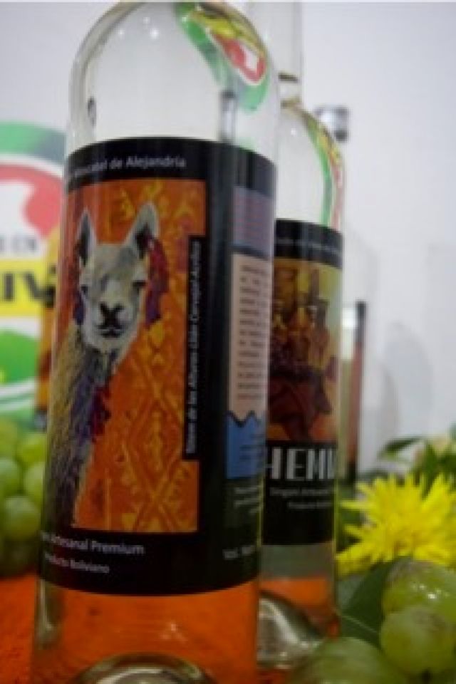 El singani Bohemia es un producto de Roberto Ruiz.