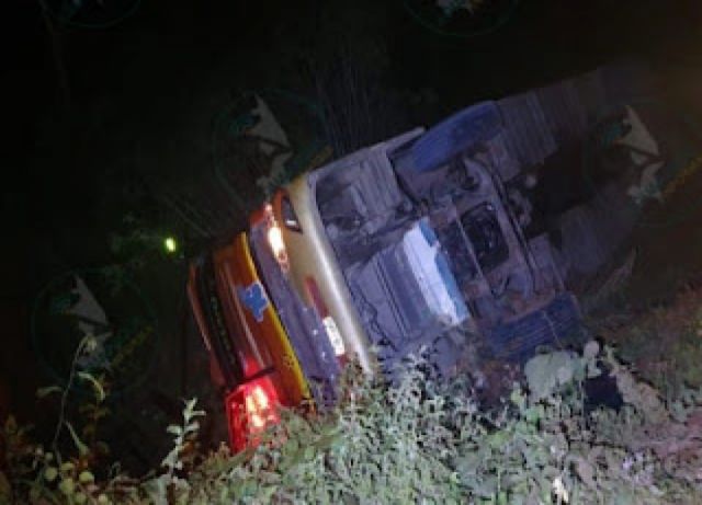 Datos de los pasajeros que iban en el bus Expreso Tarija accidentado cerca a Palos Blancos 