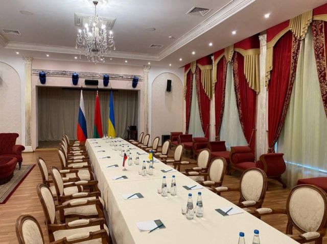 Avanza diálogo en Bielorrusia, pero lejos de acuerdos para retirar tropas
