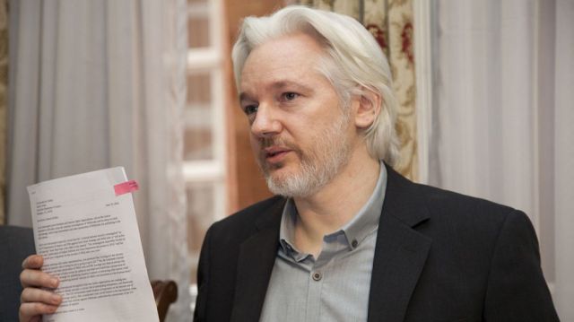 Denuncian persecución política contra Assange