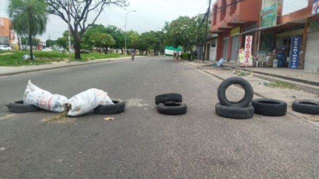 Santa Cruz amaneció con bloqueos 