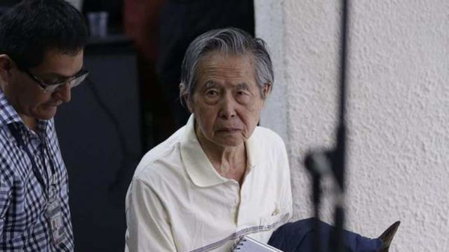 Trasladan de emergencia a hospital a Alberto Fujimori