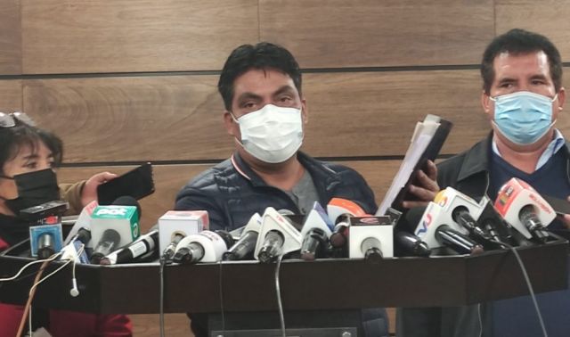 Viceministro es acusado de montar oficina ‘fantasma’