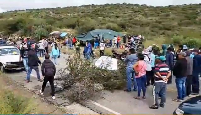 Continúa el bloqueo en la salida al norte de Tarija