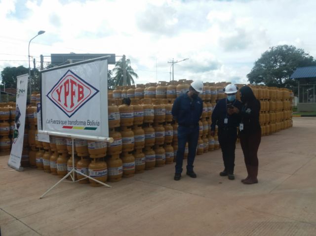 YPFB entrega 4.500 garrafas nuevas de GLP en Trinidad y renueva stock vigente