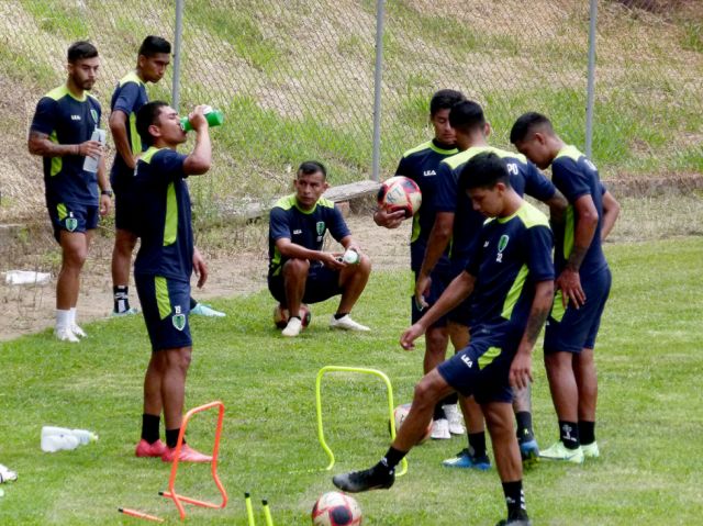 El fútbol boliviano sube  el telón para los clásicos 