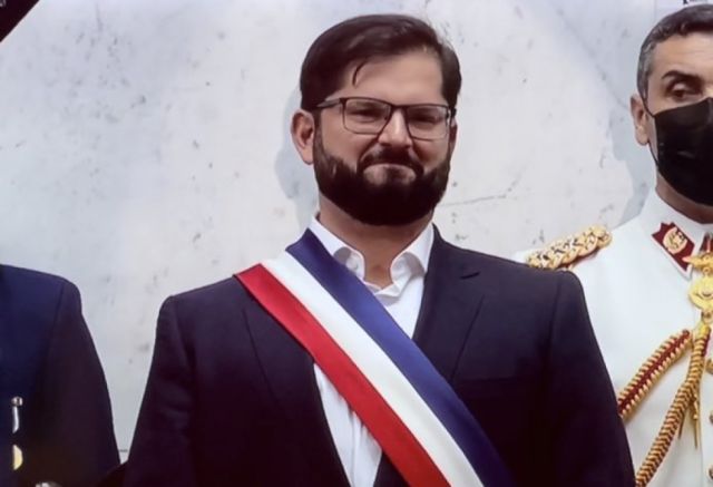 Gabriel Boric jura como nuevo presidente de Chile