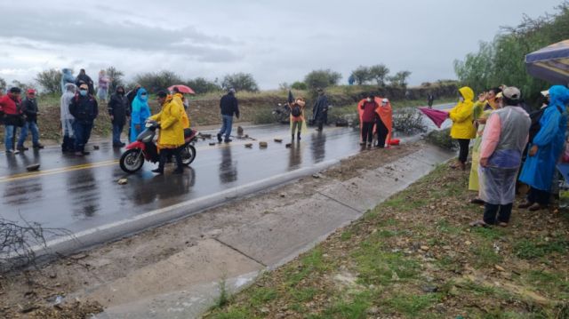 Trabajadores del exSedeca suspenden bloqueos por el fin de semana, retomarán el lunes 