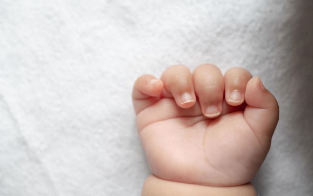 Un niño fallece trágicamente por ahogamiento cuando jugaba en su casa