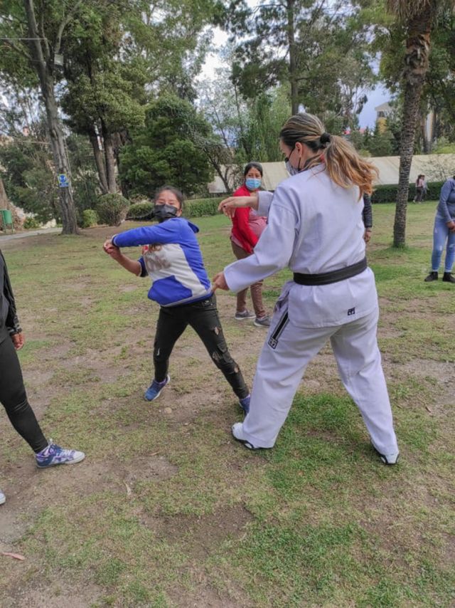 Entrenamiento al aire libre. FOTO: Warmi Power