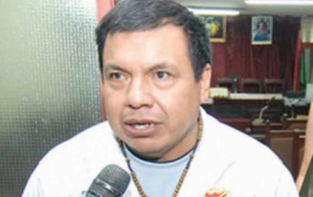Aprehenden a Felipe Moza por una sentencia en su contra