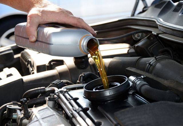 Transporte Tarija reporta incremento de precio de aceite y llantas