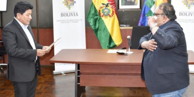 Ministro Montaño posesiona a Ernesto Mercado como gerente general de la EBC