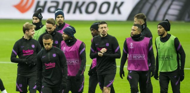 Muchas combinaciones para Xavi en el Barcelona 