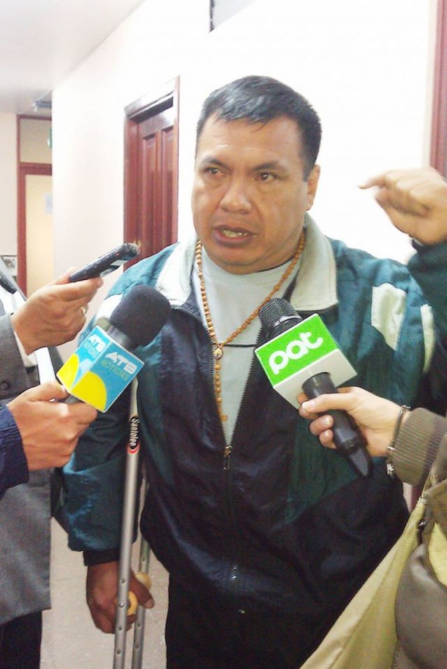 Felipe Moza es llevado a la cárcel de San Pedro