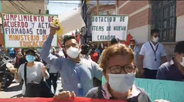 Maestros marchan en Tarija y en otros 4 departamentos, Gobierno anuncia descuentos 