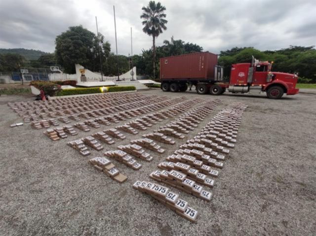 Policía de Ecuador decomisa droga en ciudad de Guayaquil