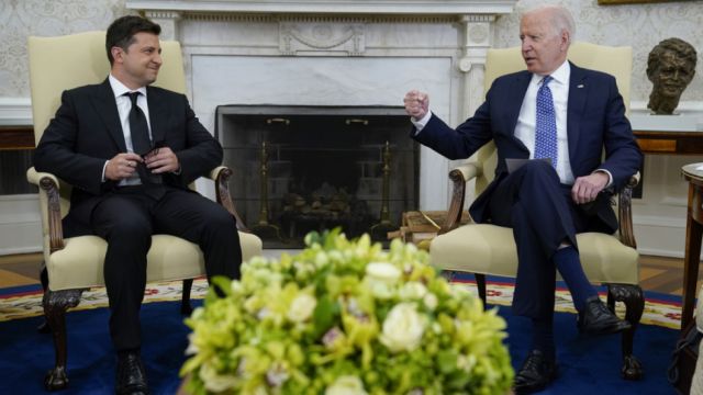 Lavrov sobre negociaciones de paz: "La delegación ucraniana es llevada de la mano por EE.UU. y no se le permite aceptar las mínimas exigencias"