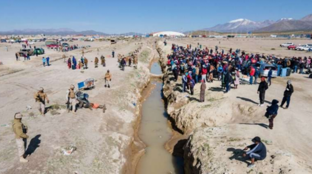 Chile frena cavado de zanjas en la frontera