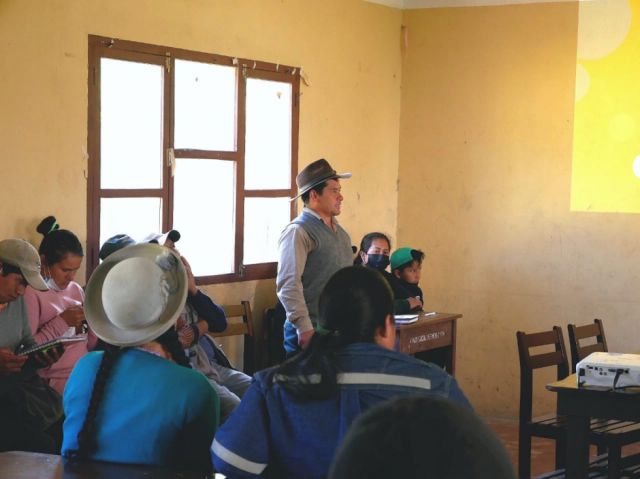 UCB realiza informe de gestión del proyecto CReA en subcentral de Cirminuelas