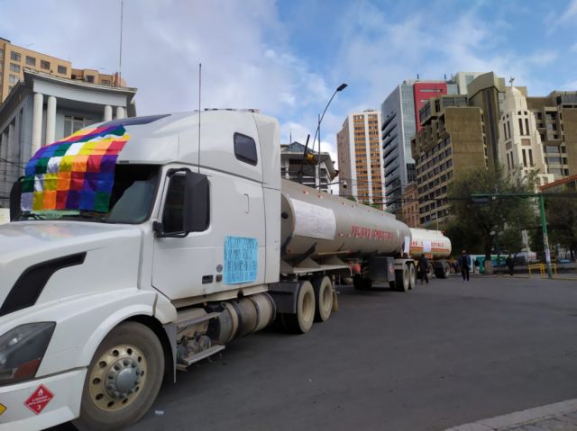 Se levanta el bloqueo de transporte de cisternas