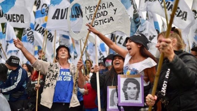 Argentinos recuerdan a víctimas de dictadura