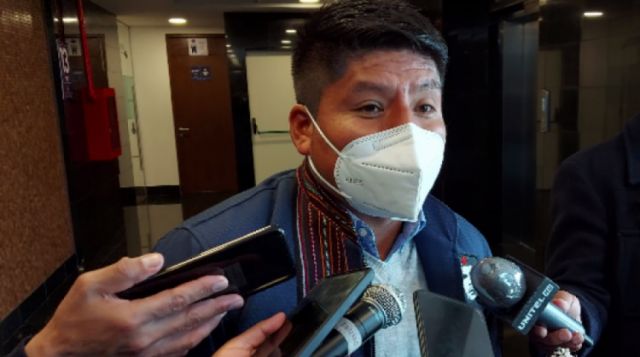 Loza deja en manos del TSE expulsión de Cuéllar del MAS: "Será negro o blanco"