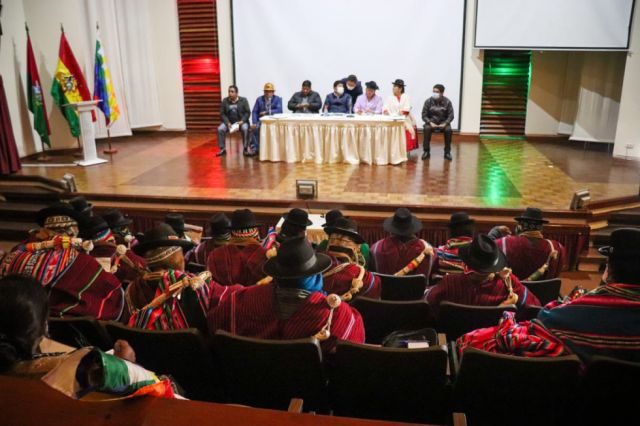El Gobierno y provincia Ingavi declaran cuarto intermedio al diálogo 