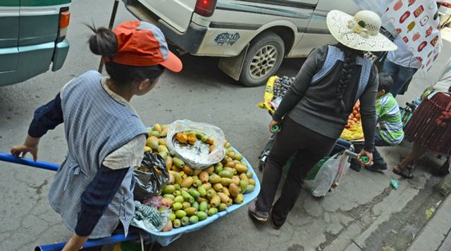 Realizan inspección sobre posible explotación laboral a menores en el mercado Campesino