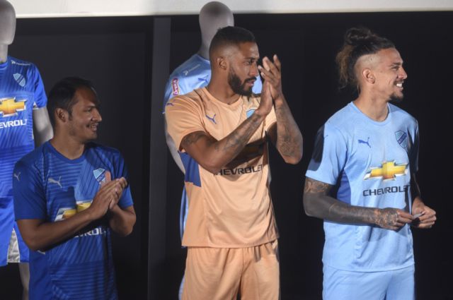 Bolívar luce su nuevo uniforme rumbo a su aniversario 