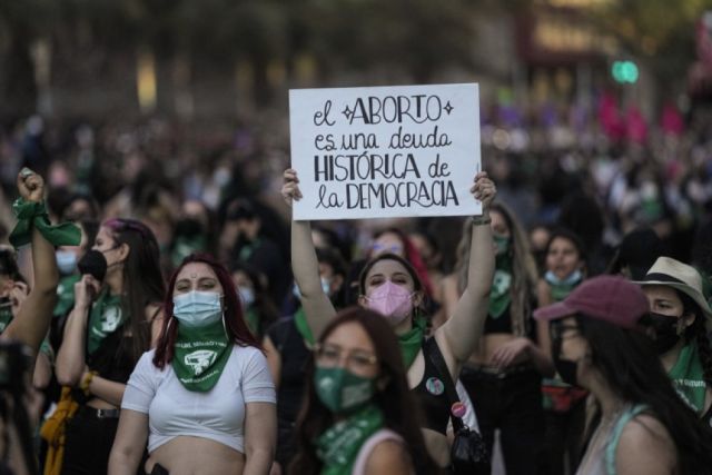 Proponen remitir a Corte de Ecuador veto al aborto