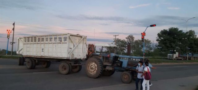 Cañeros bloquean el norte cruceño por restricciones a exportación