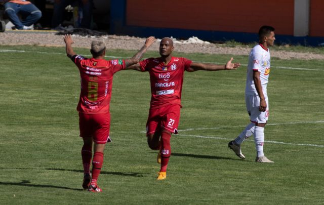 “Inde” juega ante Emelec en busca del debut victorioso 