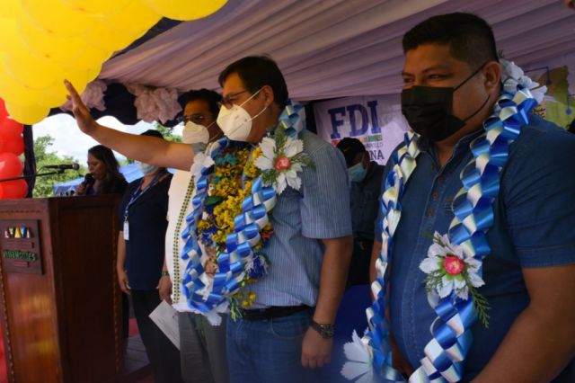 Arce se arropa en sus aliados para entregar obras en Tarija 