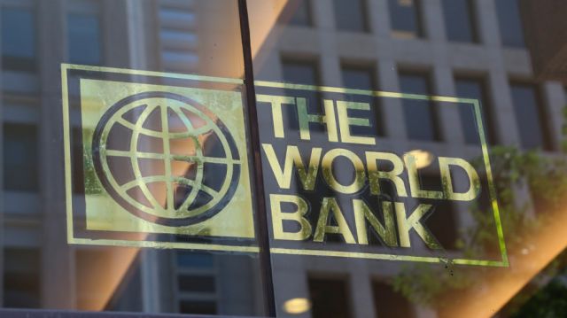 Guerra contraerá economía ucraniana 45,1 por ciento
