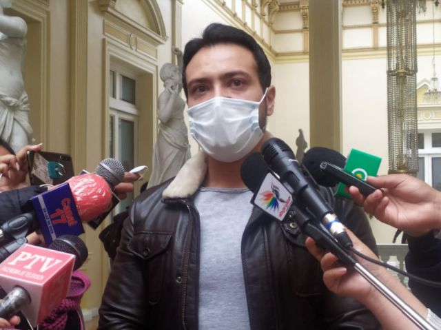Oposición ve un "divorcio irreconciliable" en el MAS