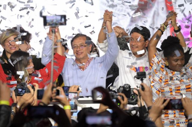 Gustavo Petro parte como favorito