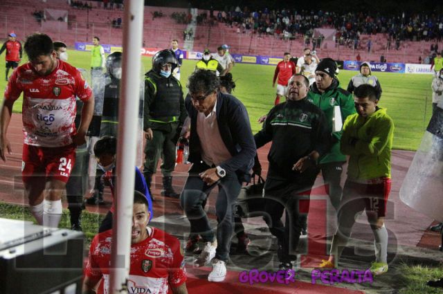 Tomayapo vuelve a perder  en casa y empeora su crisis 