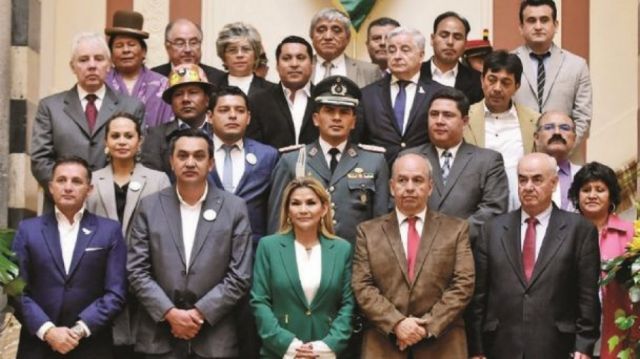 Comité presenta demanda penal contra exgabinete de Áñez por hechos de 2019