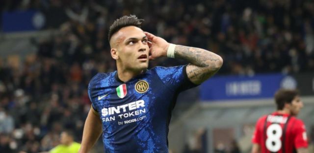 Lautaro destroza al Milan y  guía al Inter a la final de copa