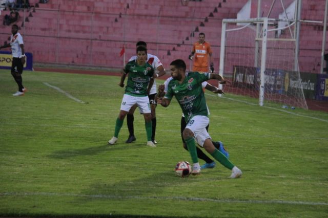 Tomayapo y Always igualan en el estadio IV Centenario