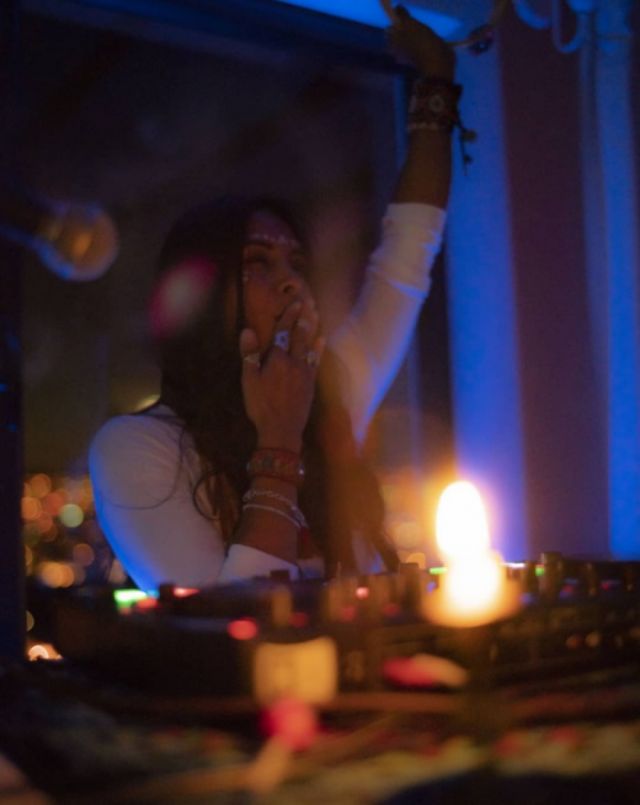 Rukmini, la DJ que genera ambientes propicios a la liberación corporal y espiritual