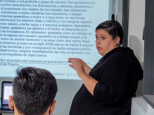 “Susurradoras Bolivia” desarrolla relatos personales con la guía de Denisse Arancibia