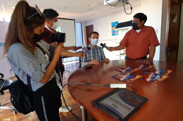 La Agencia Espacial promociona en Tarija Internet y televisión satelital 