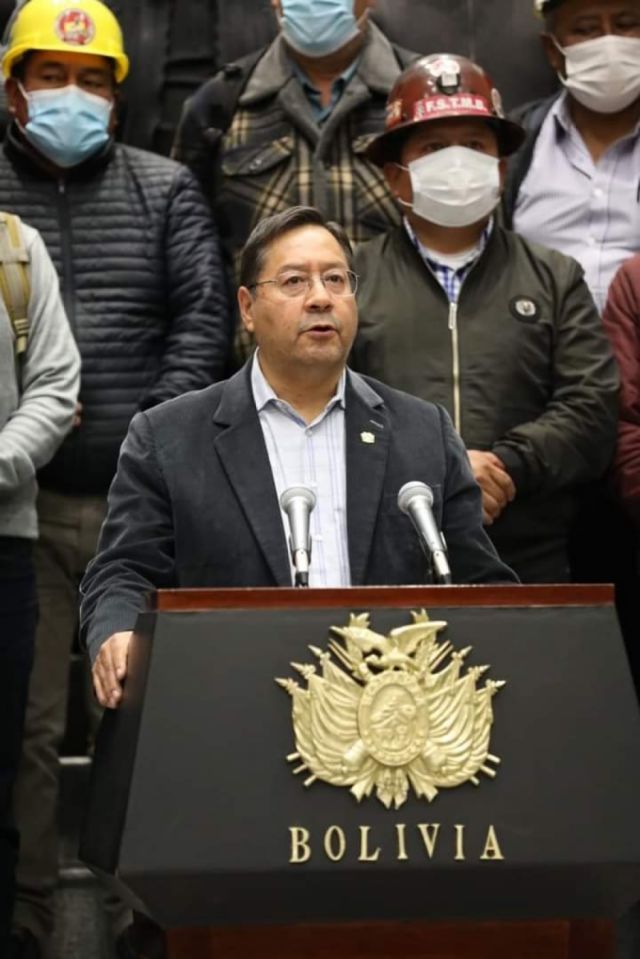 Gobierno y la COB acuerdan incremento salarial de 3% solo para salud y educación 
