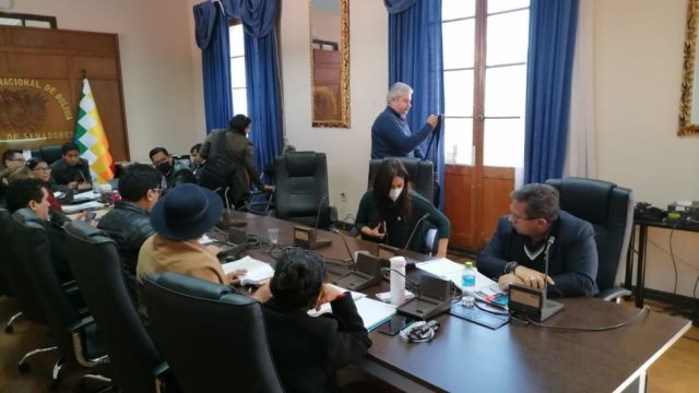 Comisión aprueba informe a Defensor del Pueblo