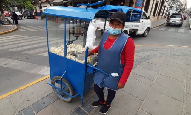 Beneralba vende sus ricas pipokas y aporta a la economía del país 