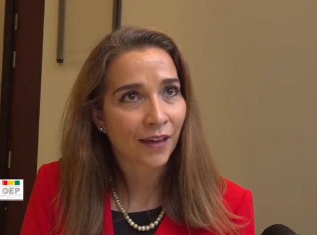 Renuncia la vocal del TSE María Angélica Ruiz