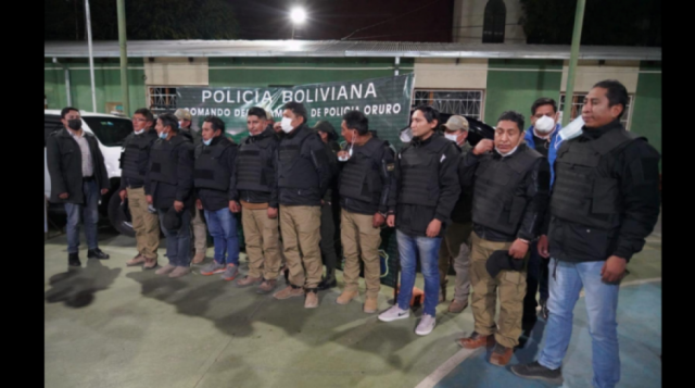 Fiscalía pide cárcel para dos de nueve aduaneros por desmantelar autos comisados